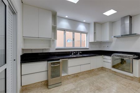 Casa à venda com 411m², 4 quartos e 2 vagas