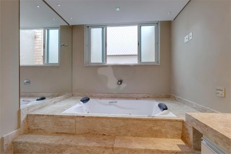 Casa à venda com 411m², 4 quartos e 2 vagas