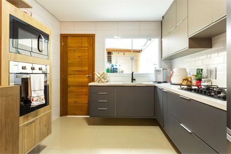 Casa à venda com 105m², 3 quartos e 2 vagas