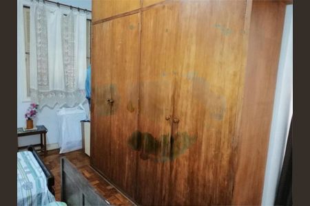 Casa à venda com 260m², 3 quartos e 2 vagas