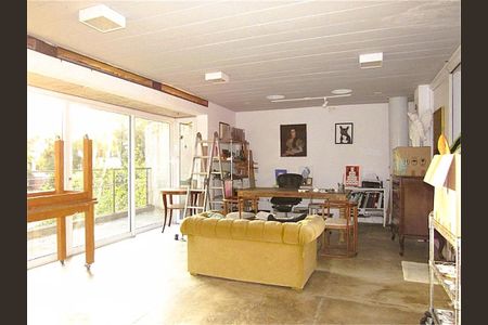 Casa à venda com 270m², 3 quartos e 2 vagas