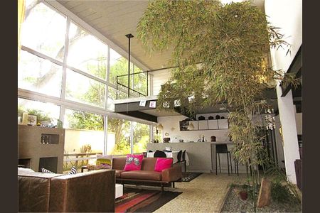 Casa à venda com 270m², 3 quartos e 2 vagas