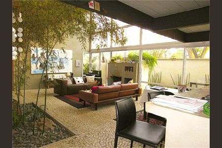 Casa à venda com 270m², 3 quartos e 2 vagas