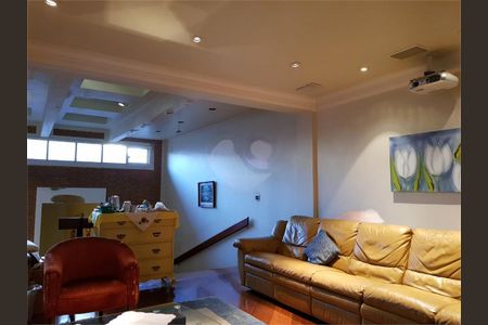 Casa à venda com 528m², 4 quartos e 8 vagas