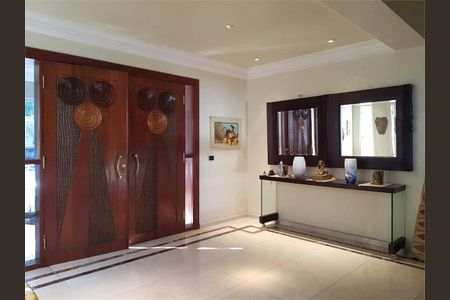 Casa à venda com 528m², 4 quartos e 8 vagas