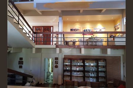 Casa à venda com 528m², 4 quartos e 8 vagas