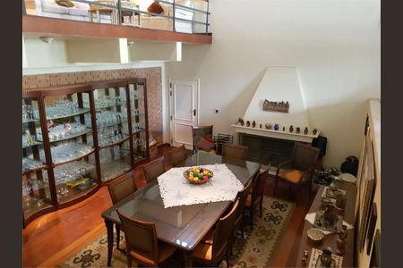 Casa à venda com 528m², 4 quartos e 8 vagas