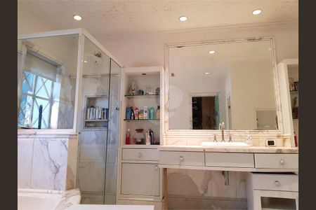 Casa à venda com 528m², 4 quartos e 8 vagas