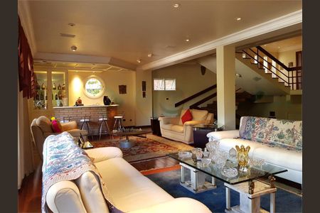 Casa à venda com 528m², 4 quartos e 8 vagas