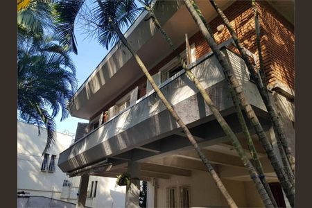 Casa à venda com 528m², 4 quartos e 8 vagas