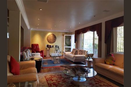 Casa à venda com 528m², 4 quartos e 8 vagas