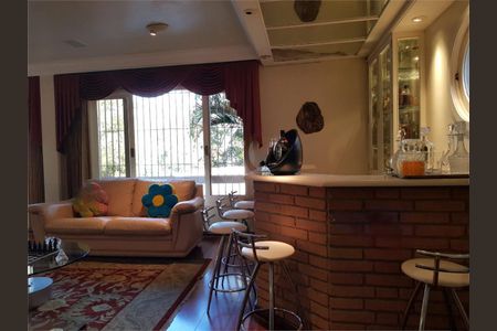 Casa à venda com 528m², 4 quartos e 8 vagas