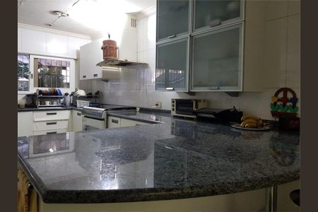 Casa à venda com 528m², 4 quartos e 8 vagas