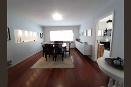 Casa à venda com 3 quartos, 304m² em Chácara Monte Alegre, São Paulo