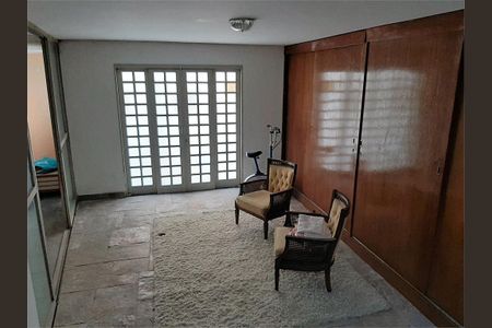 Casa à venda com 304m², 3 quartos e 2 vagas