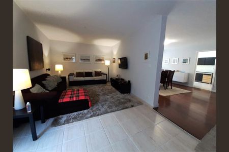 Casa à venda com 3 quartos, 304m² em Chácara Monte Alegre, São Paulo