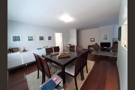 Casa à venda com 3 quartos, 304m² em Chácara Monte Alegre, São Paulo