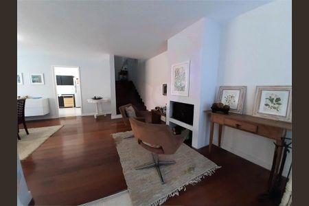 Casa à venda com 3 quartos, 304m² em Chácara Monte Alegre, São Paulo