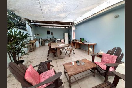 Casa à venda com 304m², 3 quartos e 2 vagas