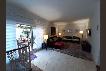 Casa à venda com 3 quartos, 304m² em Chácara Monte Alegre, São Paulo