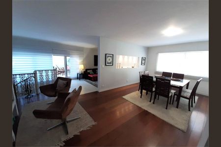 Casa à venda com 3 quartos, 304m² em Chácara Monte Alegre, São Paulo