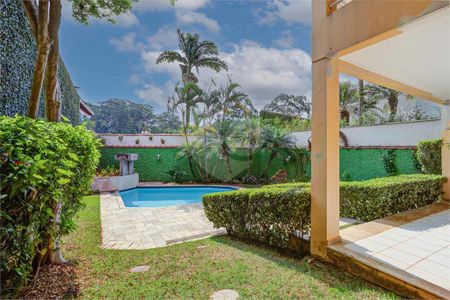Casa à venda com 4 quartos, 400m² em Jardim Marajoara, São Paulo