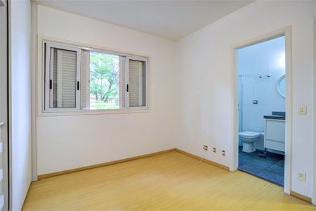 Casa à venda com 4 quartos, 400m² em Jardim Marajoara, São Paulo