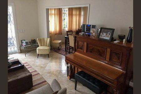 Casa à venda com 142m², 3 quartos e 3 vagasSala