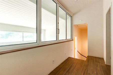 Casa à venda com 292m², 5 quartos e 3 vagas