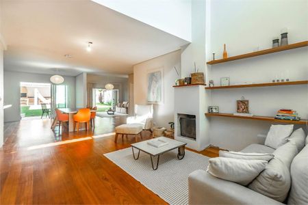 Casa à venda com 292m², 5 quartos e 3 vagas