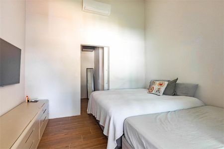 Casa à venda com 292m², 5 quartos e 3 vagas