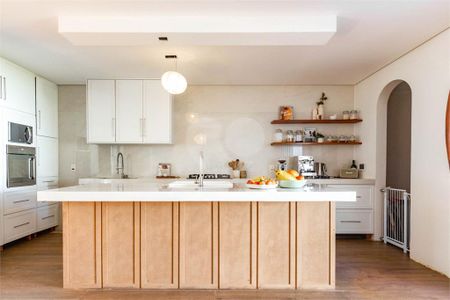 Casa à venda com 292m², 5 quartos e 3 vagas