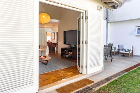 Casa à venda com 292m², 5 quartos e 3 vagas