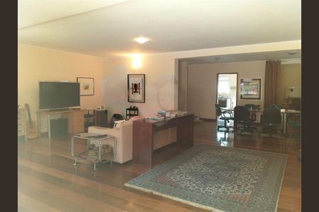 Casa à venda com 420m², 4 quartos e 8 vagas