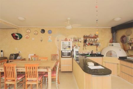 Casa à venda com 395m², 5 quartos e 4 vagas