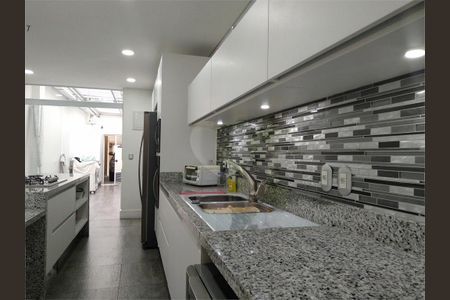 Casa à venda com 395m², 5 quartos e 4 vagas