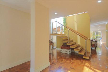 Casa à venda com 395m², 5 quartos e 4 vagas