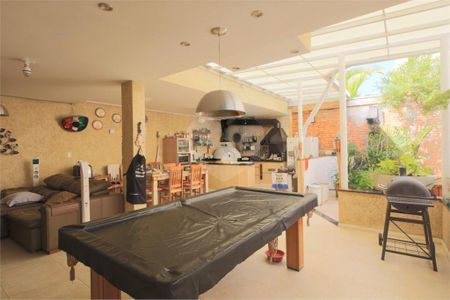 Casa à venda com 395m², 5 quartos e 4 vagas