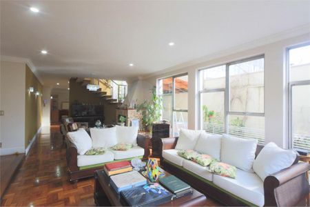 Casa à venda com 395m², 5 quartos e 4 vagas