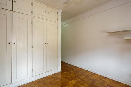 Casa à venda com 323m², 3 quartos e 2 vagas