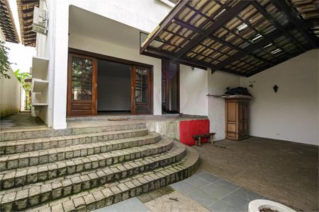 Casa à venda com 323m², 3 quartos e 2 vagas