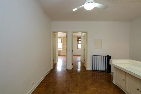 Casa à venda com 323m², 3 quartos e 2 vagas