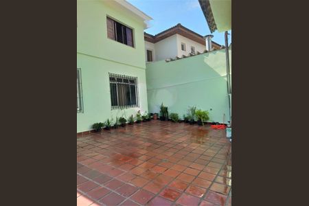 Casa à venda com 209m², 4 quartos e 8 vagas