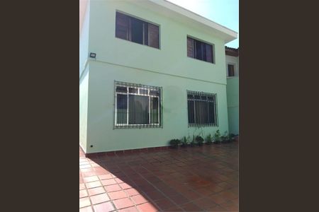 Casa à venda com 209m², 4 quartos e 8 vagas