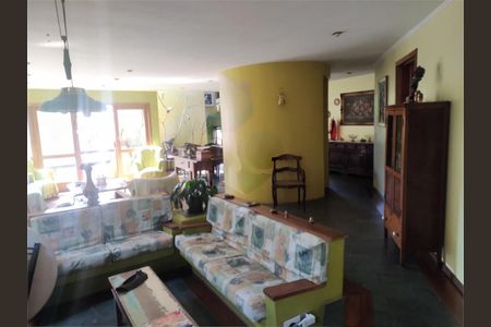 Casa à venda com 500m², 4 quartos e 8 vagas