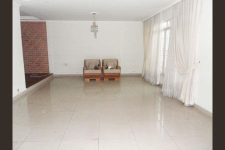 Casa à venda com 255m², 4 quartos e 2 vagas