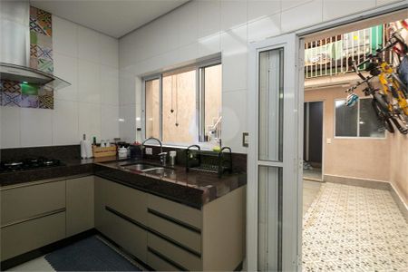 Casa à venda com 108m², 2 quartos e 1 vaga