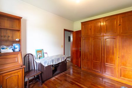 Casa à venda com 261m², 4 quartos e 5 vagasQuarto 2