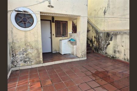 Casa à venda com 121m², 3 quartos e 2 vagas