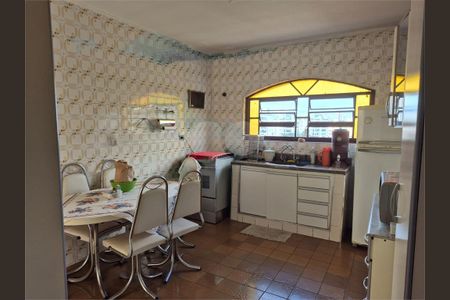 Casa à venda com 121m², 3 quartos e 2 vagas